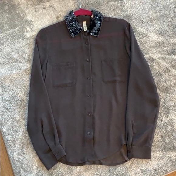 💕HP💕Wyatt Grey sequin collar sheer button down blouse - Picture 3 of 16